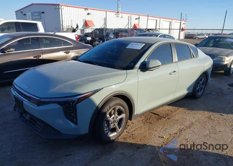 2025 Kia K4 Lxs из США, поврежденный, VIN 3KPFT4DE7SE213326